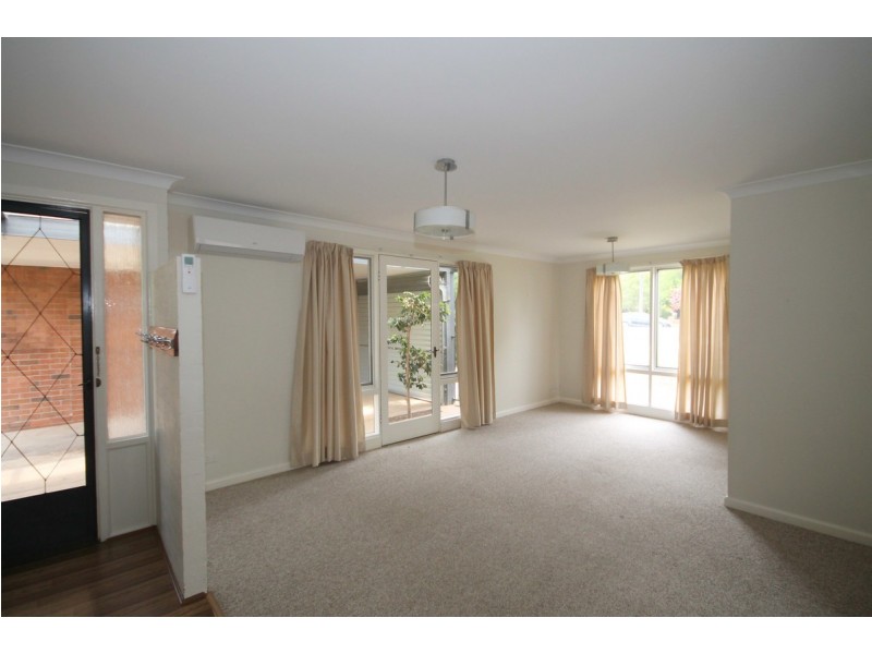 61 Brae Street, Inverell NSW 2360