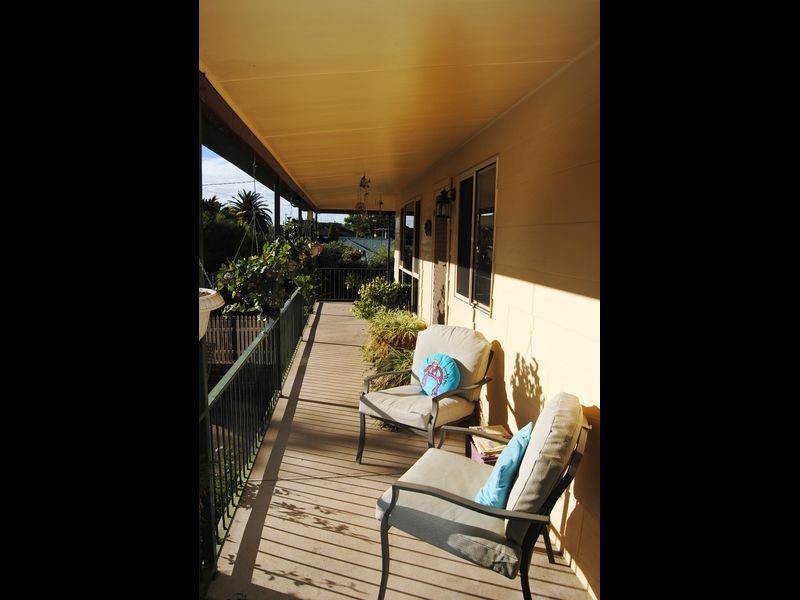 1 Swan Street, Inverell NSW 2360