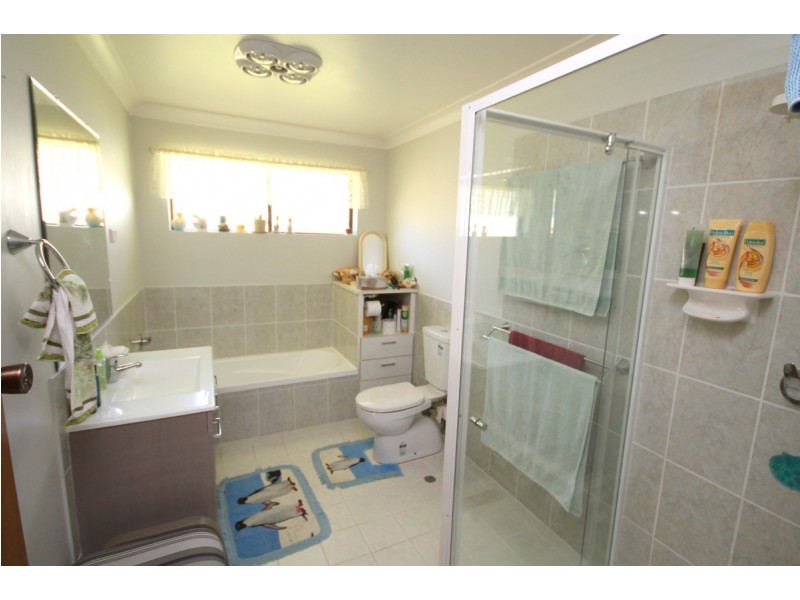 40 Park Street, Gilgai NSW 2360