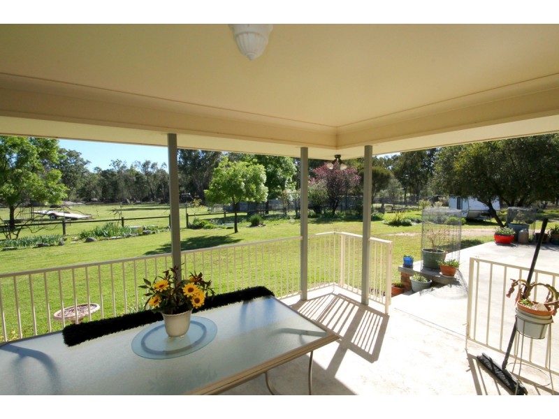 40 Park Street, Gilgai NSW 2360