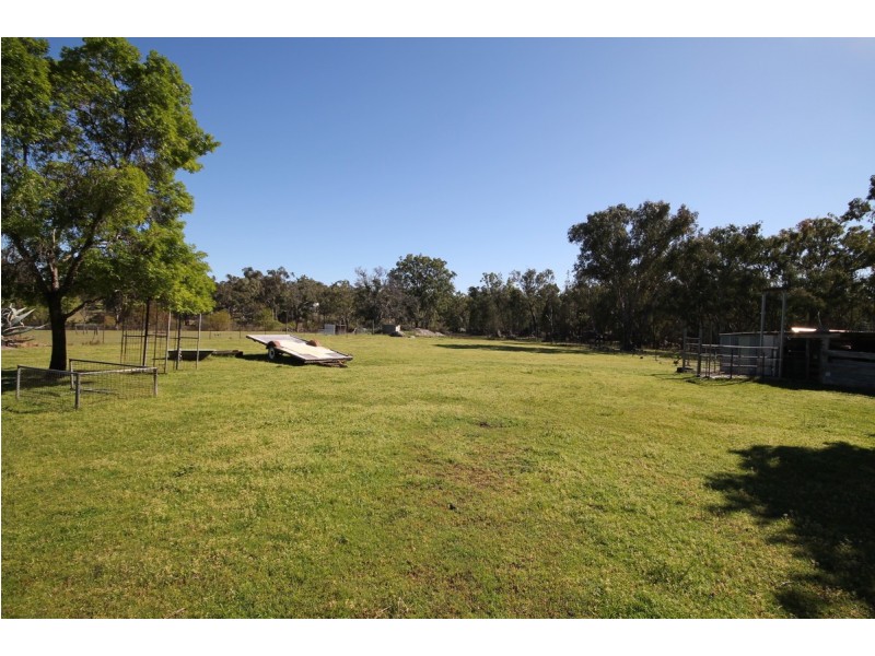 40 Park Street, Gilgai NSW 2360
