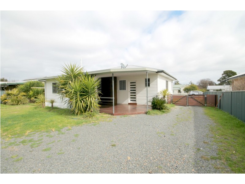 3 Mulligan Street, Inverell NSW 2360