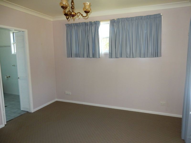 - Brae Street, Inverell NSW 2360