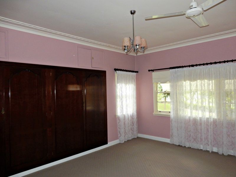 - Brae Street, Inverell NSW 2360