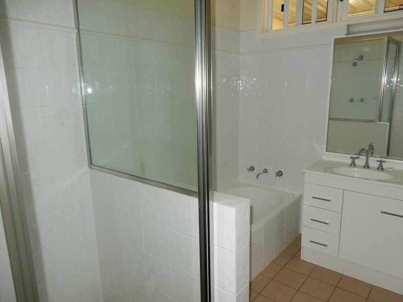 - Brae Street, Inverell NSW 2360