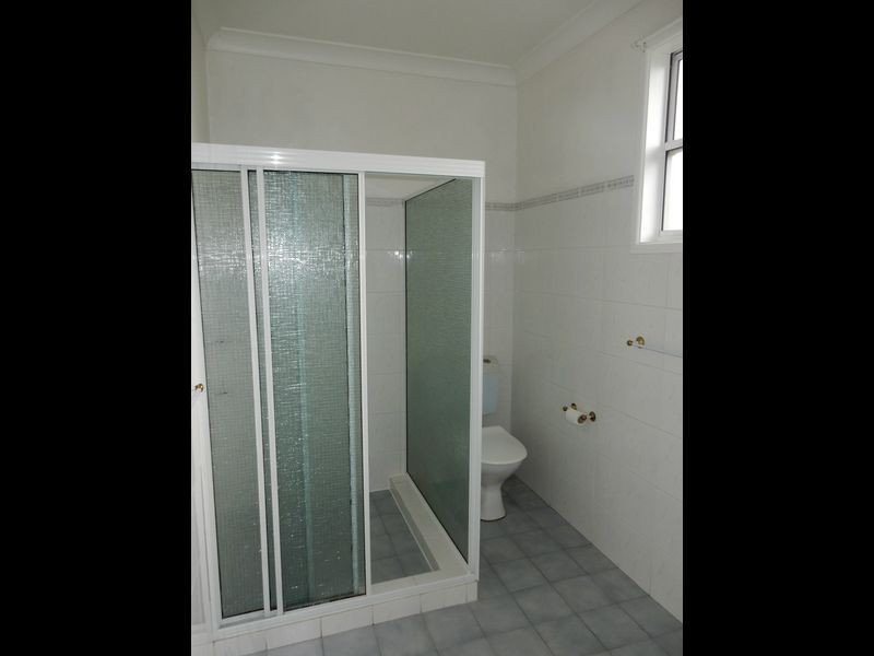 - Brae Street, Inverell NSW 2360