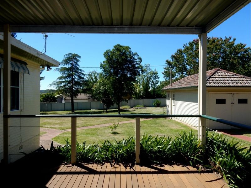 - Brae Street, Inverell NSW 2360