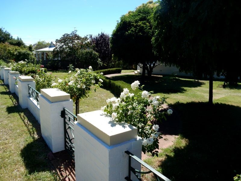 - Brae Street, Inverell NSW 2360