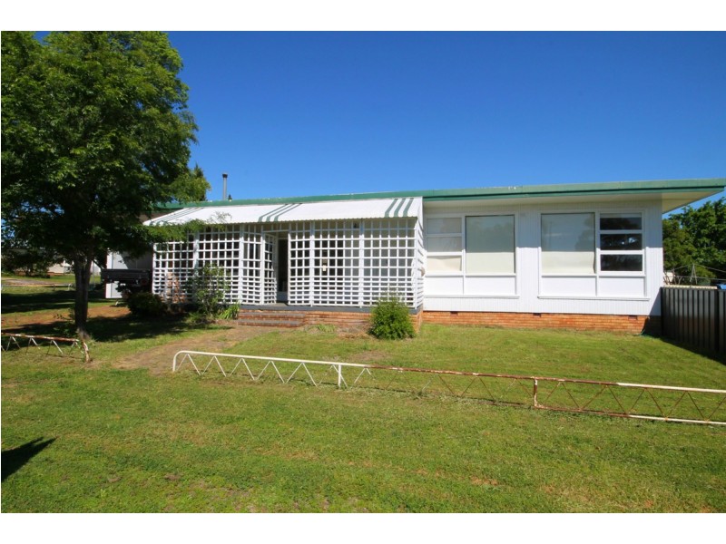 17 Shirley Street, Inverell NSW 2360