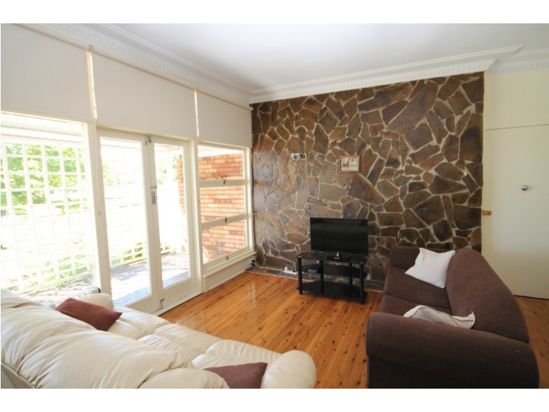 17 Shirley Street, Inverell NSW 2360