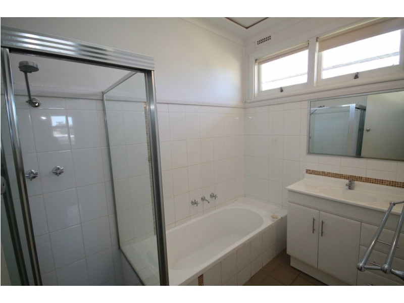 17 Shirley Street, Inverell NSW 2360