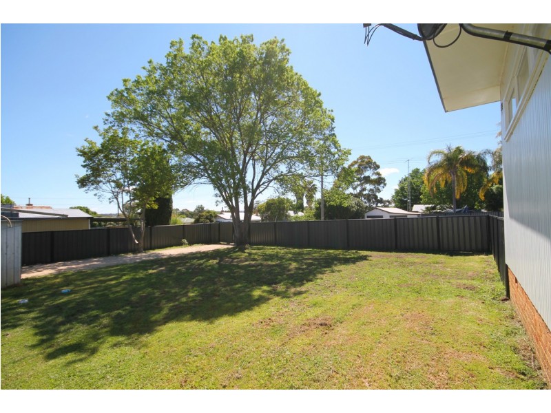 17 Shirley Street, Inverell NSW 2360