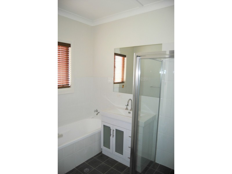 21 Froude Street, Inverell NSW 2360
