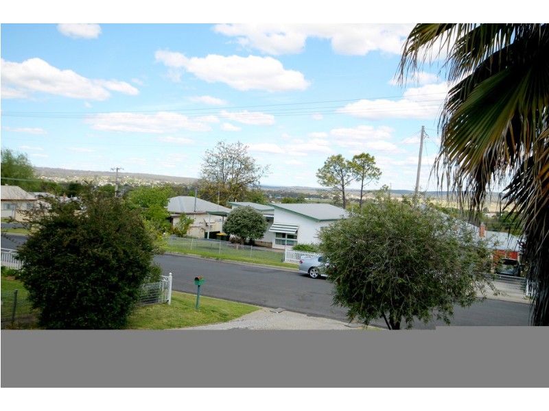 21 Froude Street, Inverell NSW 2360
