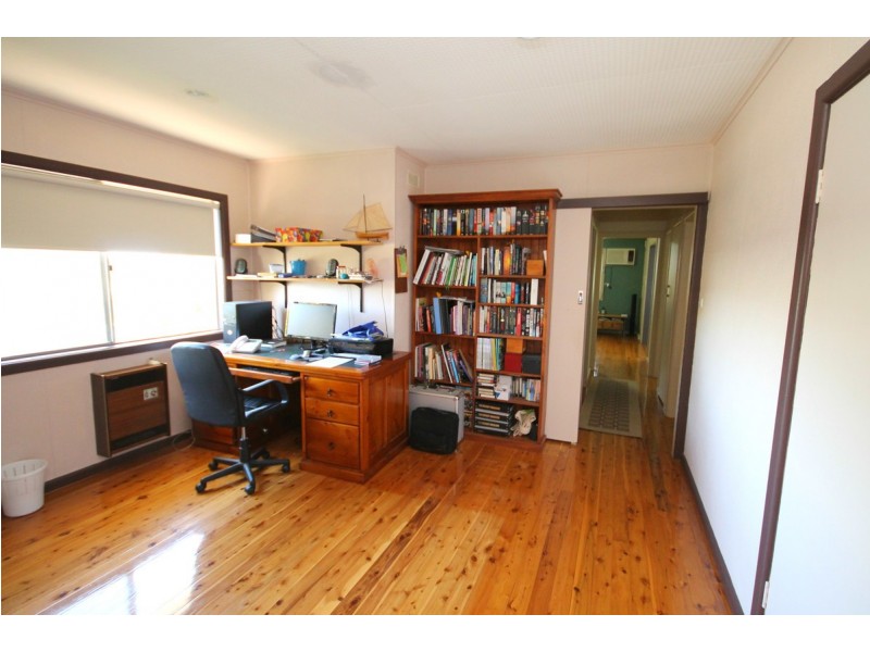 90 Prince Terrace, Inverell NSW 2360