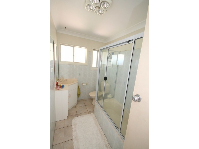 90 Prince Terrace, Inverell NSW 2360