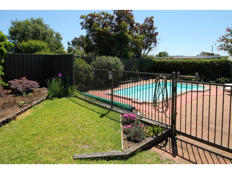 90 Prince Terrace, Inverell NSW 2360