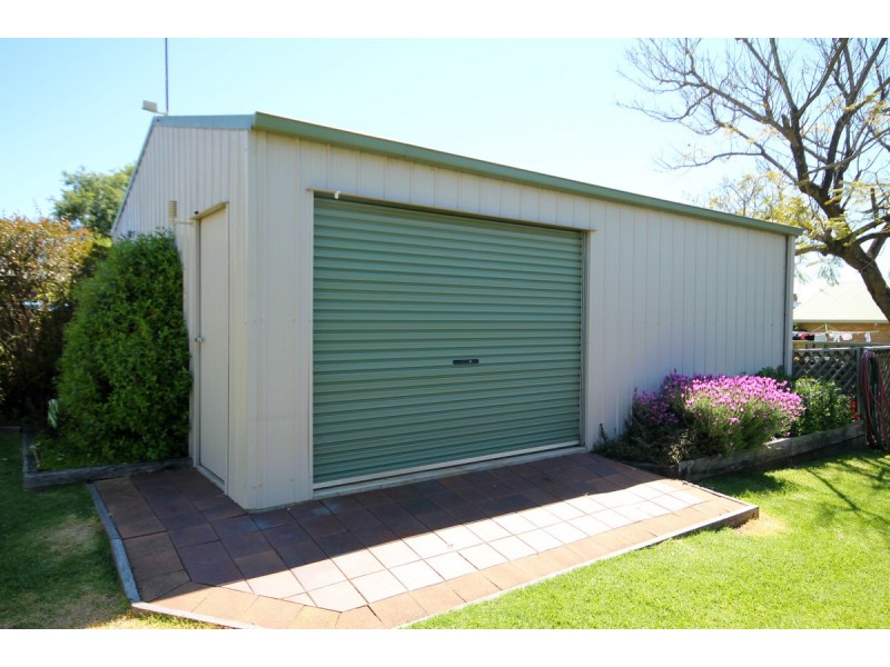 90 Prince Terrace, Inverell NSW 2360