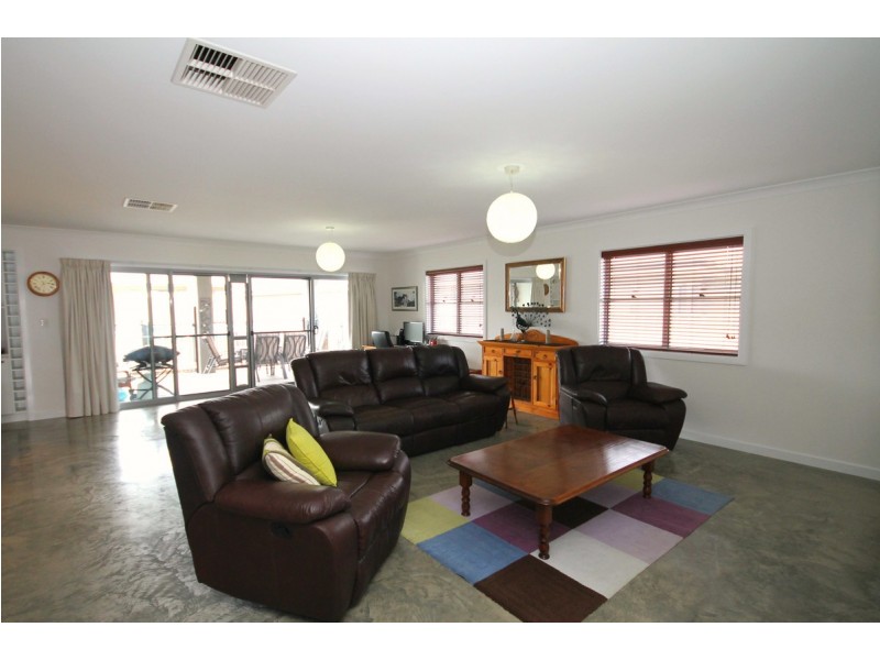 1 Box Tree Place, Inverell NSW 2360