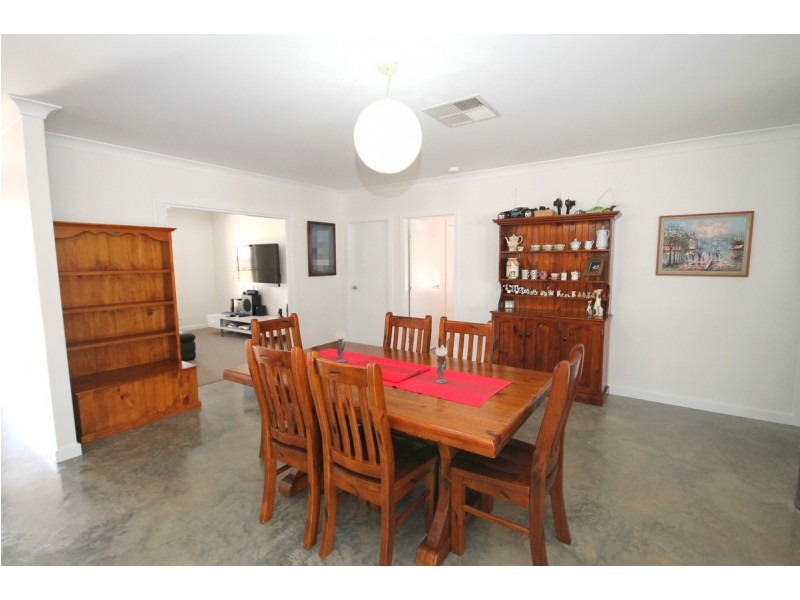 1 Box Tree Place, Inverell NSW 2360