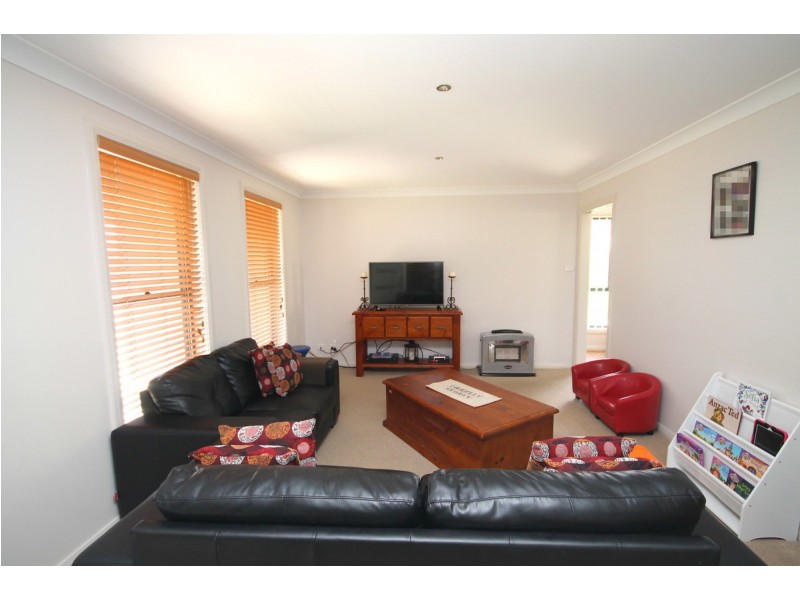 13 Kingfisher Drive, Inverell NSW 2360