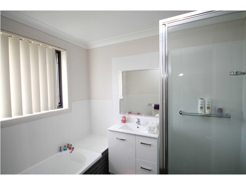 13 Kingfisher Drive, Inverell NSW 2360
