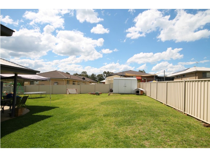 13 Kingfisher Drive, Inverell NSW 2360