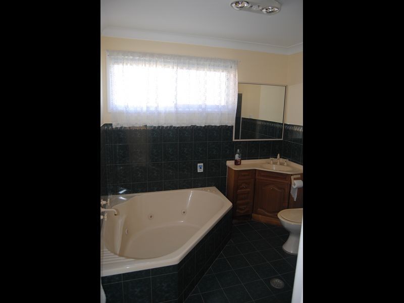 52 Chester Street, Inverell NSW 2360