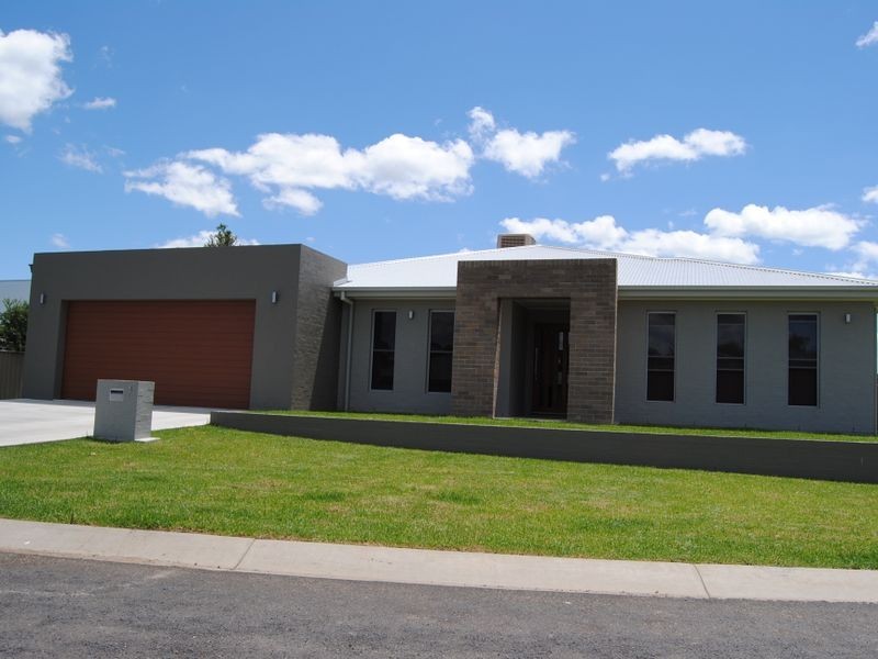 1 Box Tree Place, Inverell NSW 2360