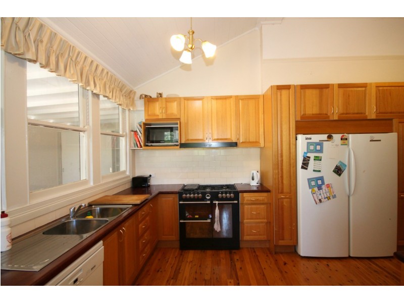 27 Brae Street, Inverell NSW 2360