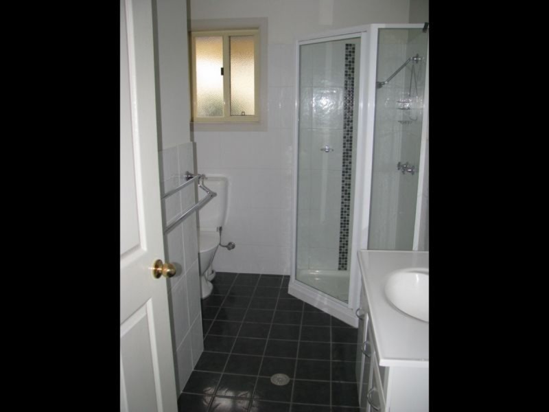 37B Queens Terrace, Inverell NSW 2360