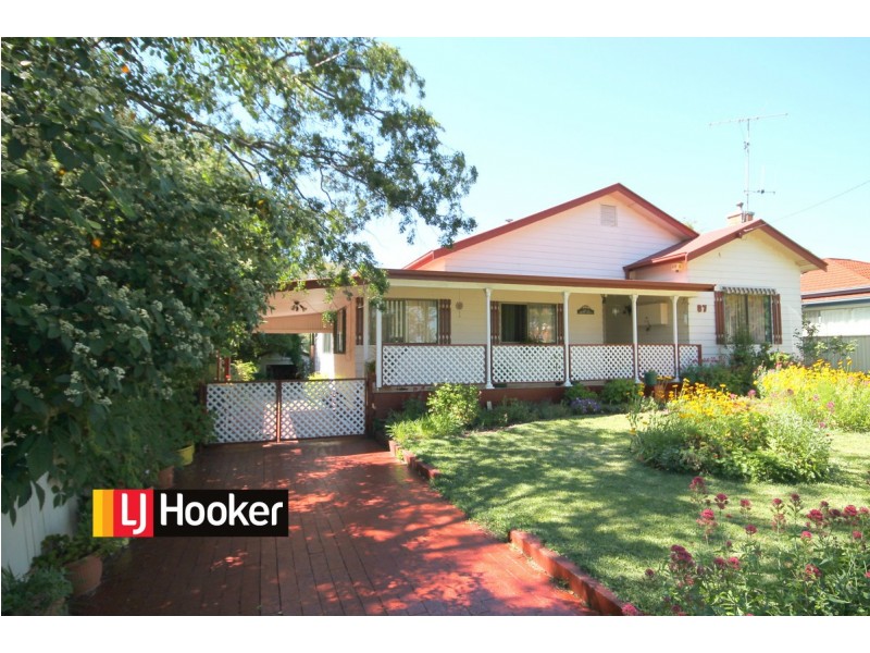 87 Brae Street, Inverell NSW 2360