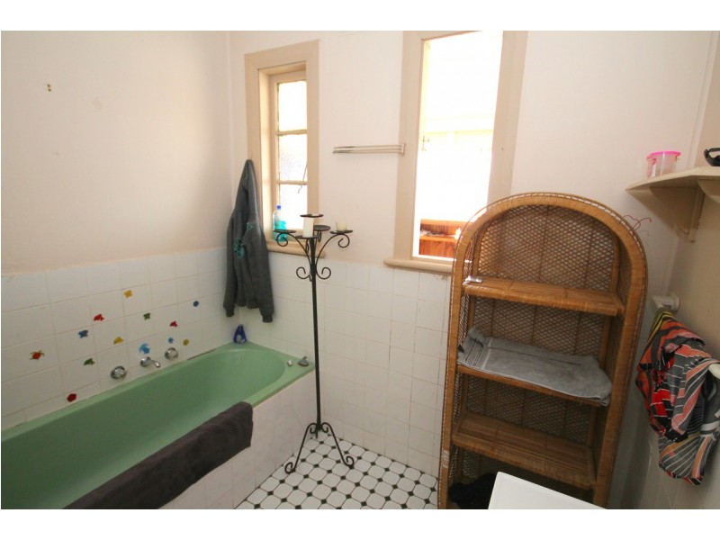 36 Ross Street, Inverell NSW 2360