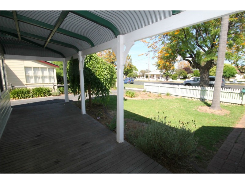 44 Brae Street, Inverell NSW 2360