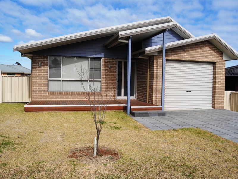 19 Kingfisher Drive, Inverell NSW 2360