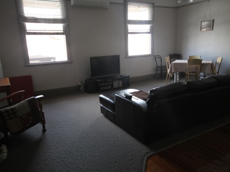 1/25 Otho Street (upstairs), Inverell NSW 2360