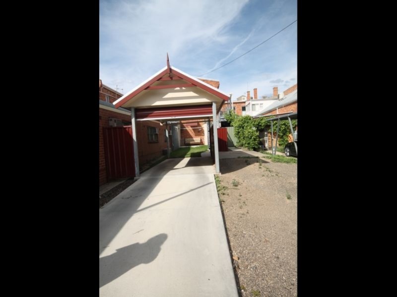 1/25 Otho Street (upstairs), Inverell NSW 2360