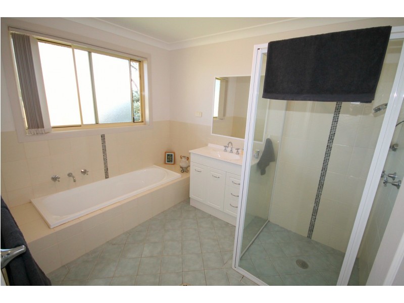 84 Wolbah Close, Inverell NSW 2360