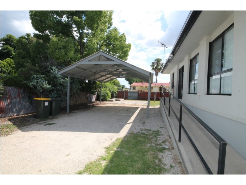 4 Warialda Road, Inverell NSW 2360