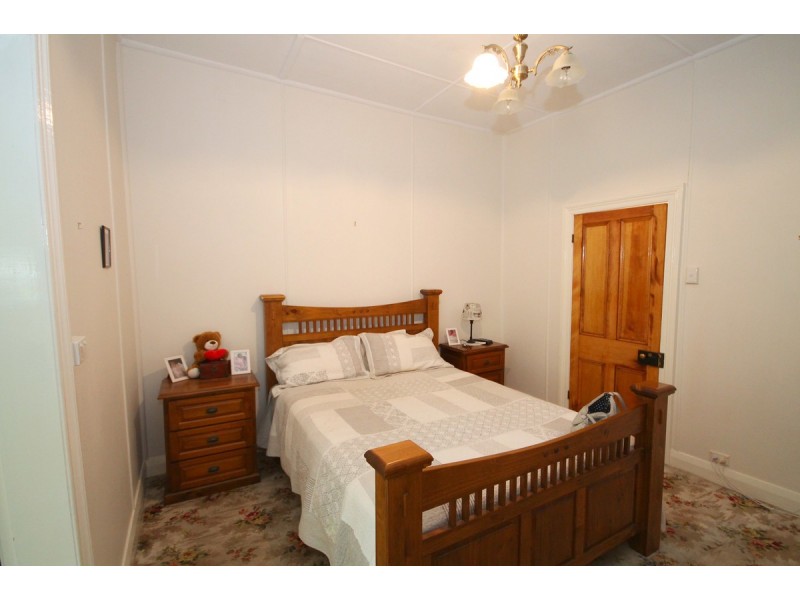 90 Lawrence Street, Inverell NSW 2360