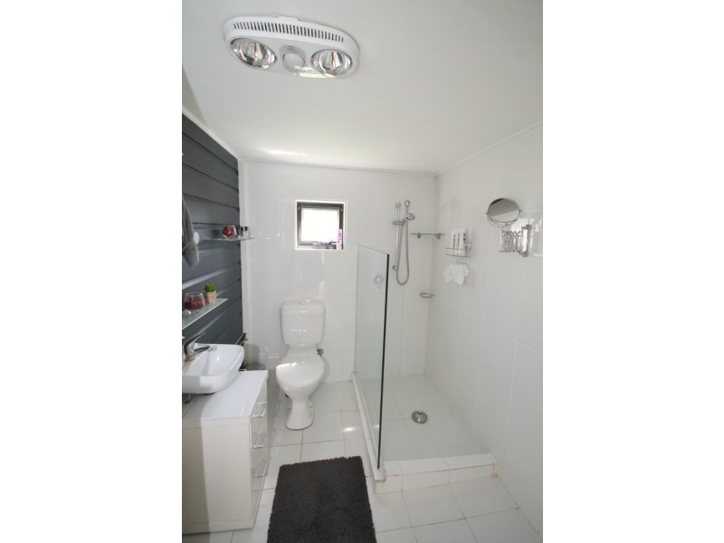 90 Lawrence Street, Inverell NSW 2360