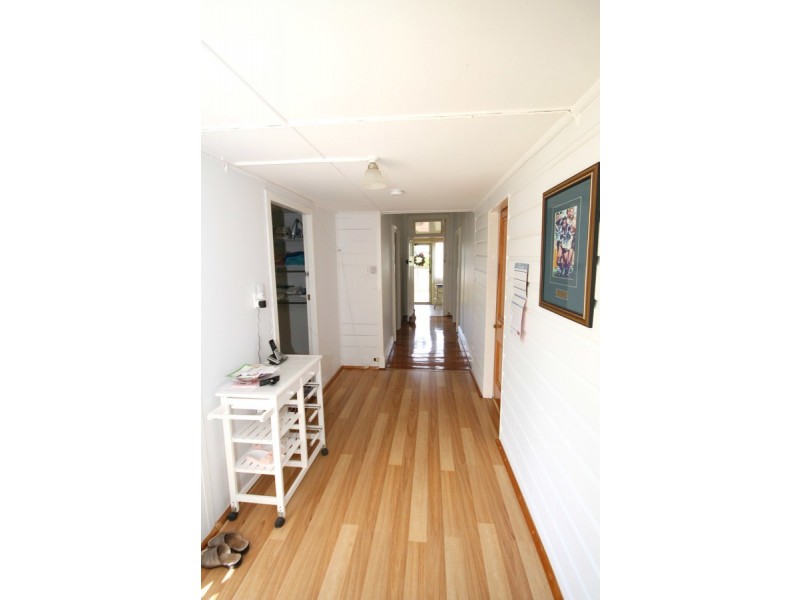 90 Lawrence Street, Inverell NSW 2360