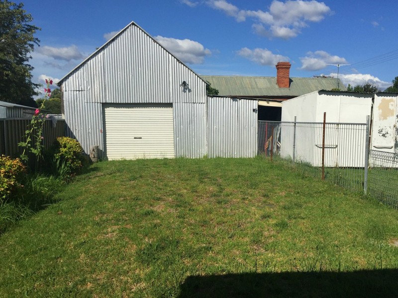 90 Lawrence Street, Inverell NSW 2360