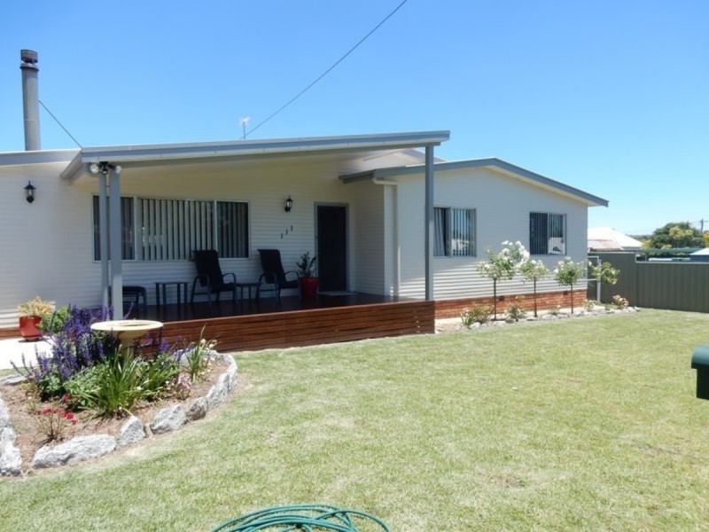 111 Mansfield Street, Inverell NSW 2360