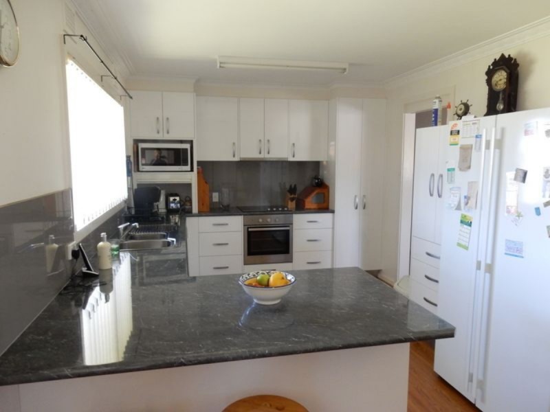 111 Mansfield Street, Inverell NSW 2360