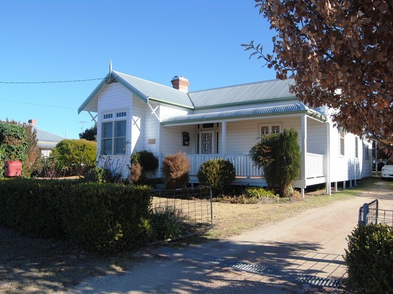 9 Auburn Vale RD, Inverell NSW 2360