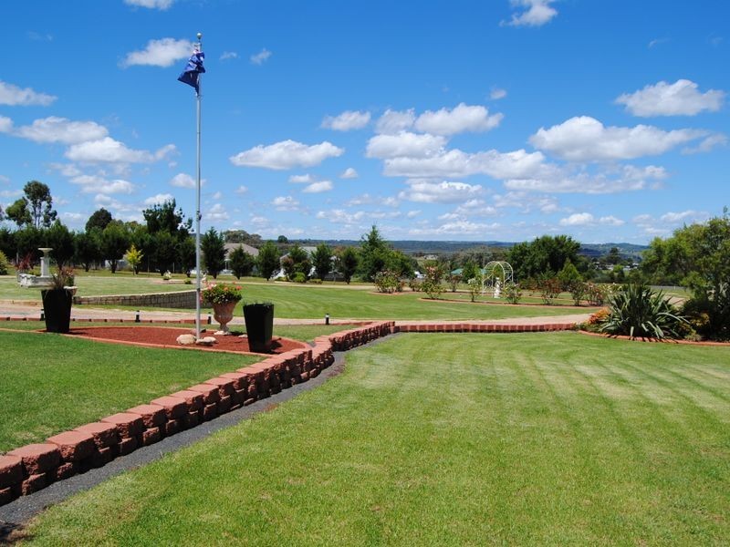 104 Runnymede Drive, Inverell NSW 2360