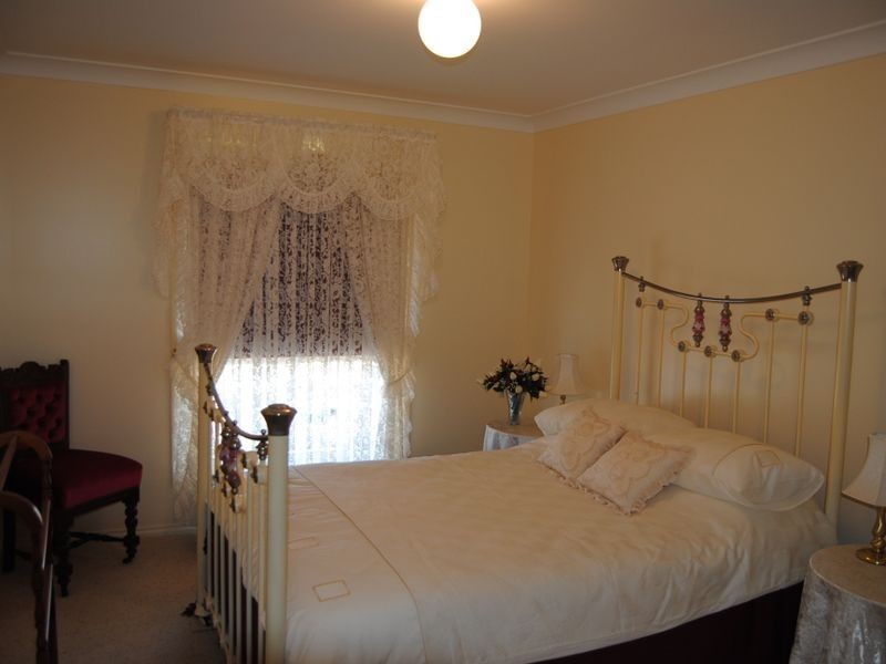 104 Runnymede Drive, Inverell NSW 2360