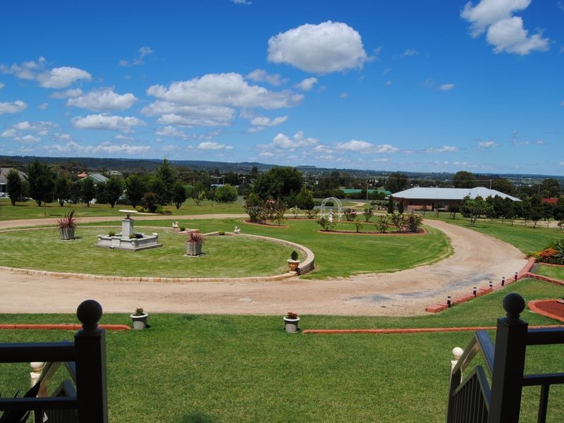 104 Runnymede Drive, Inverell NSW 2360