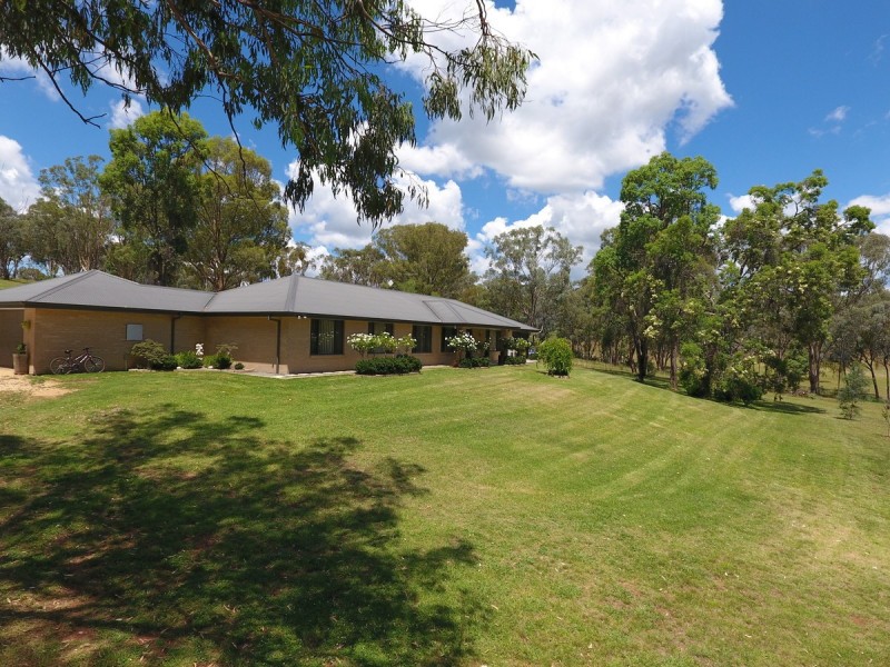 46 Caloola Drive, Inverell NSW 2360